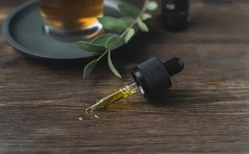 Comment prendre de l'huile de CBD pour le sommeil ?